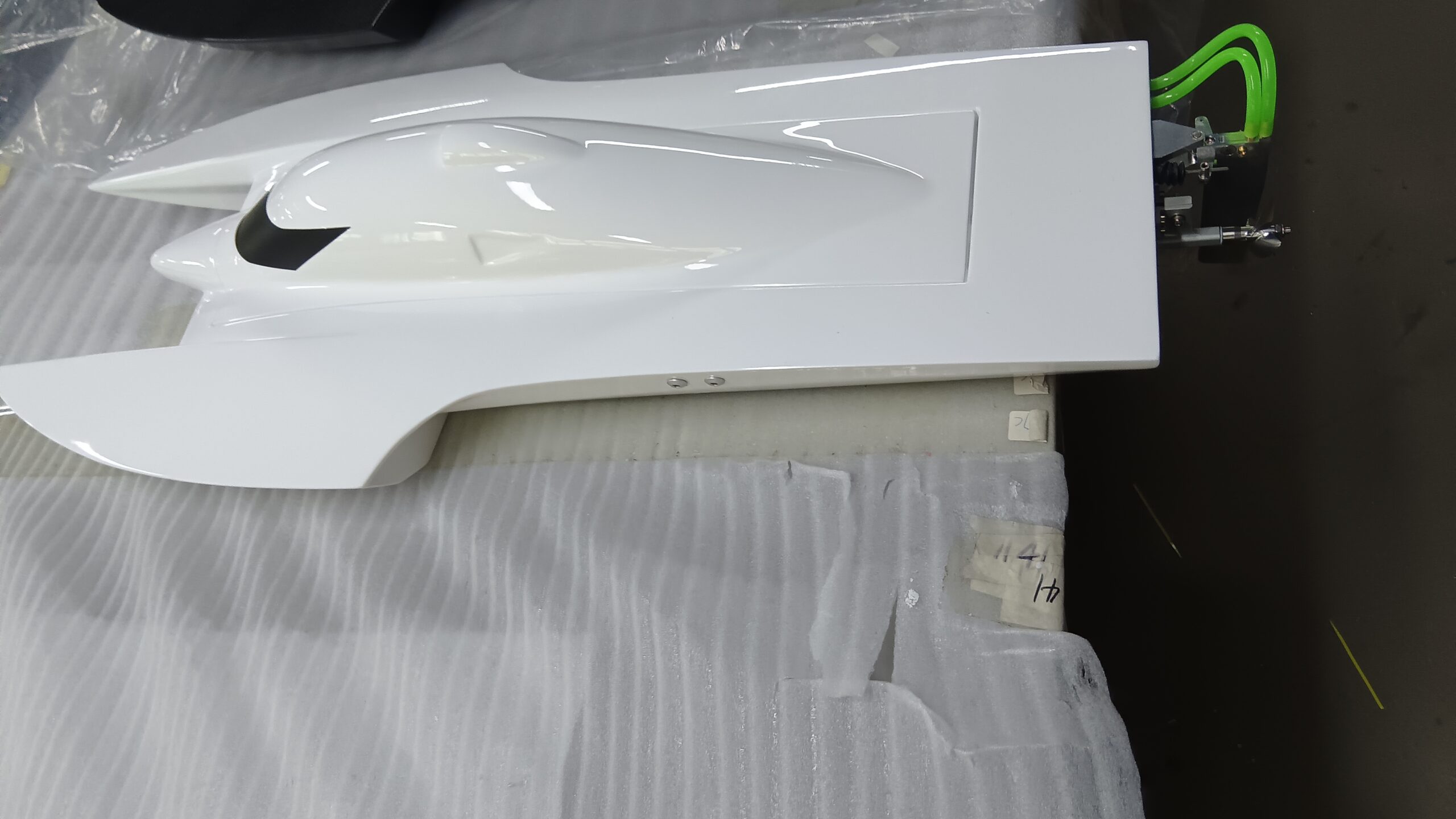 TFL Popeye Hydro 35" (White) w/4082/2200kv V-2 motor & 200amp ESC. 5s-6s.